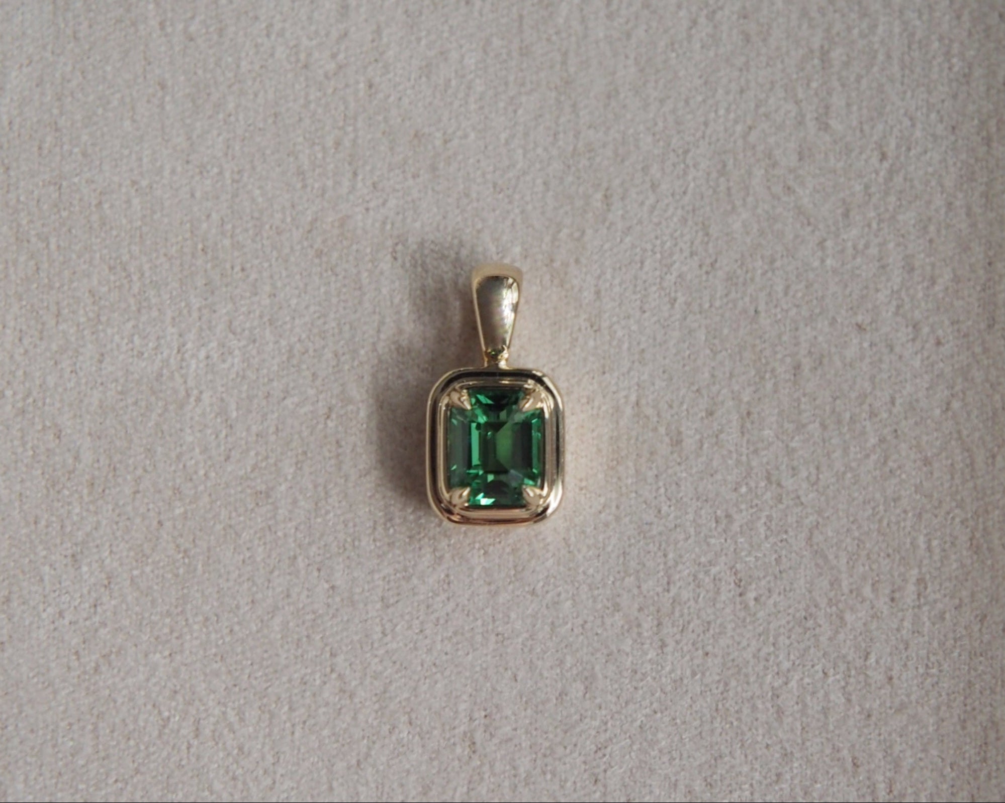 Robyn Natural Tsavorite Pendant